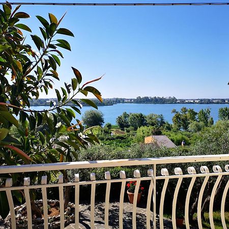 Sul Lago Dorato Terracina Ruang foto