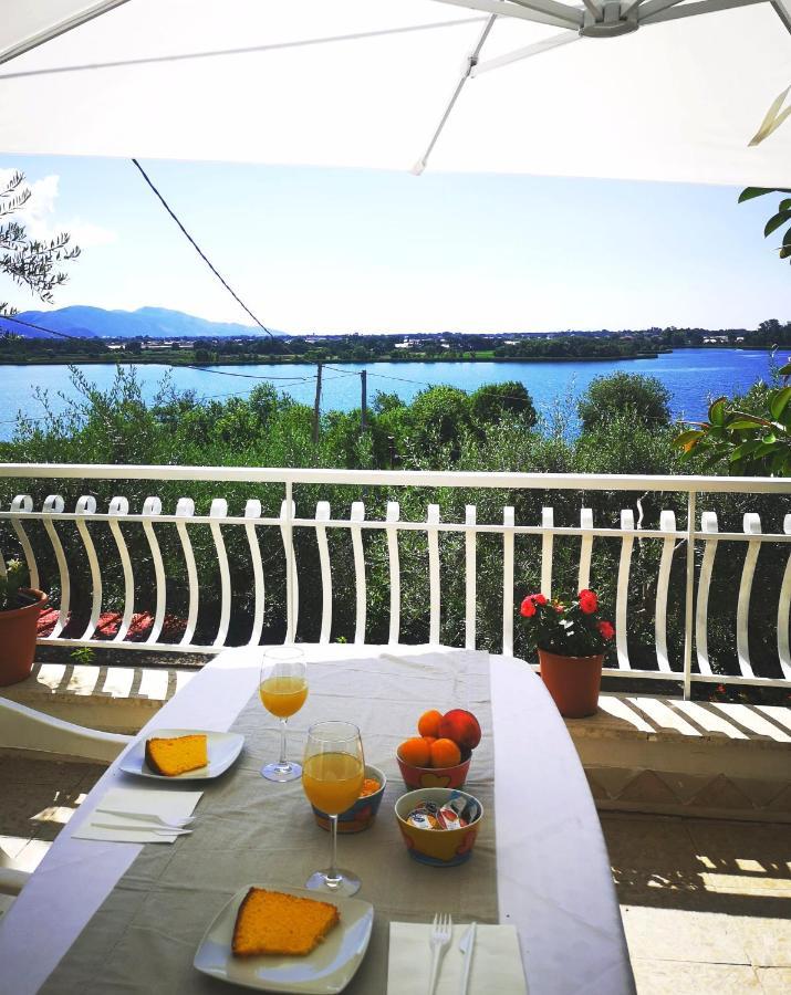 Sul Lago Dorato Terracina Bagian luar foto
