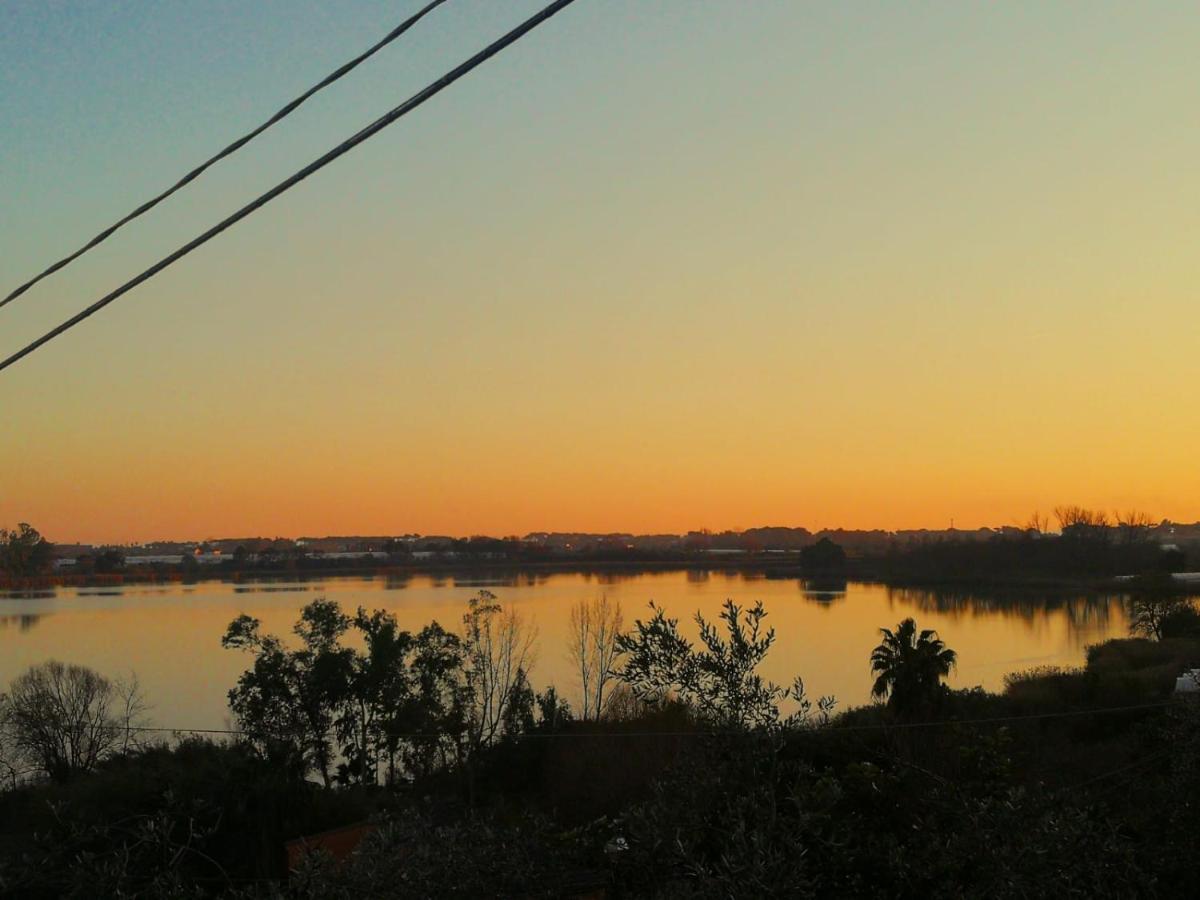 Sul Lago Dorato Terracina Bagian luar foto